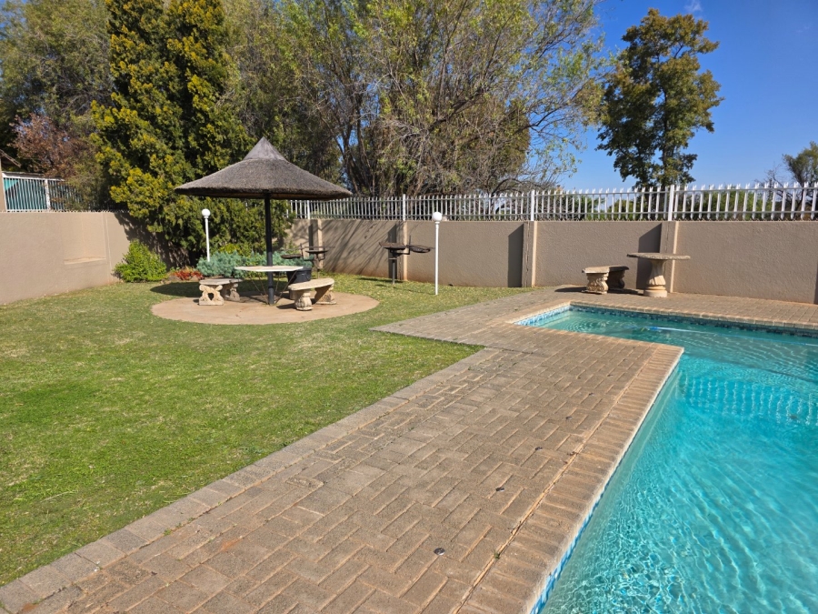 To Let 2 Bedroom Property for Rent in Heuwelsig Free State